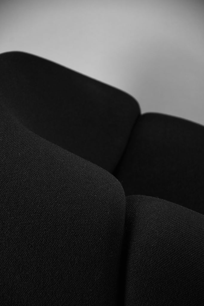1970s F598 “Groovy” M easy chair by Pierre Paulin for Artifort the Netherlands – sculptural mid-century modern icon