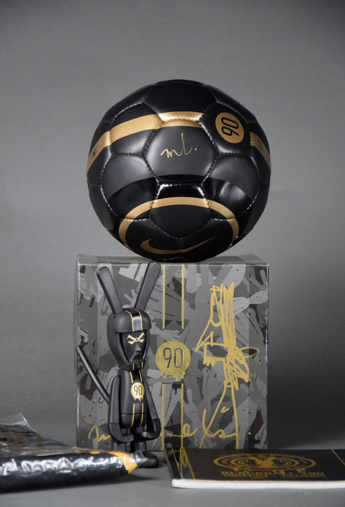 2005 Unique Blackball T90 triple signed Art Toy set by Michael Lau and Nike - Art Toys