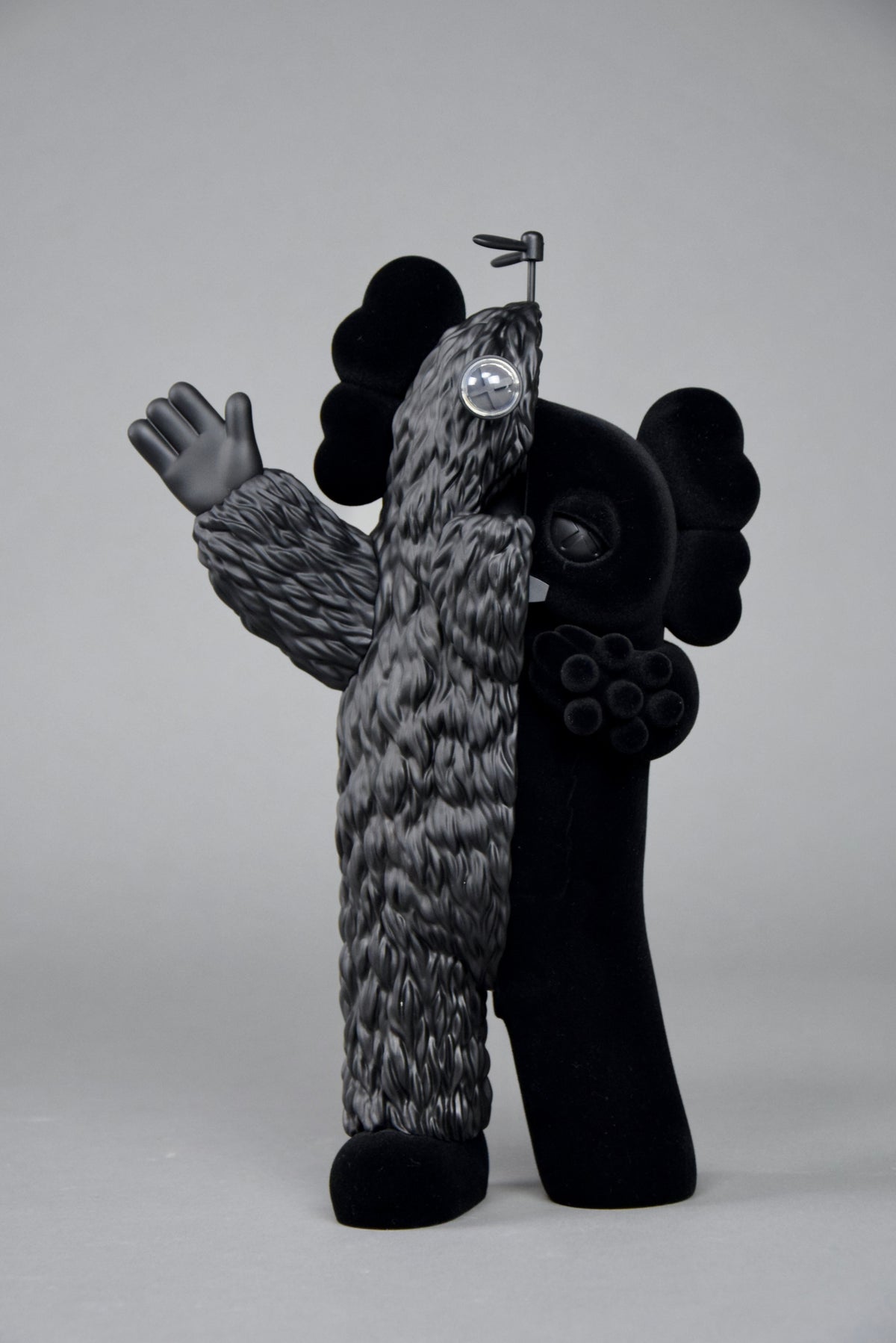 KAWS KACHAMUKKU BLACK