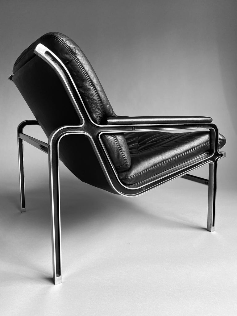 Andre Vanden Beuck Mid-Century Modern Black Leather Lounge Chair - Furniture