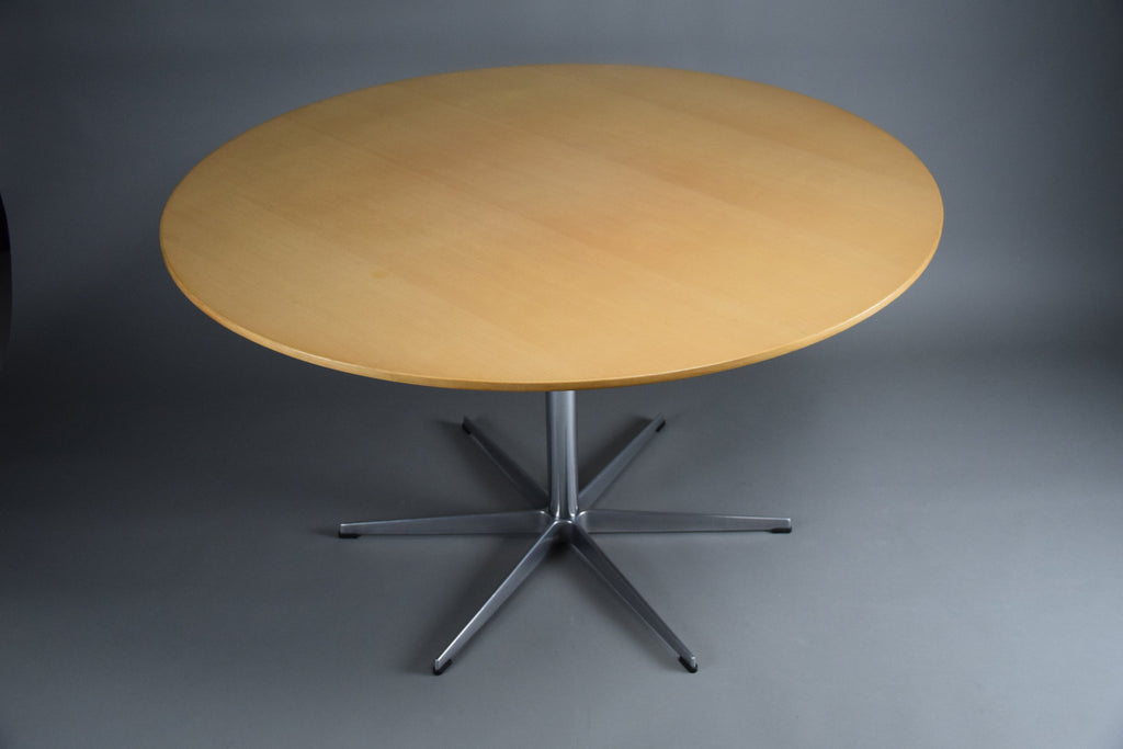 Arne Jacobsen Dining Room Table for Fritz Hansen - Dining Table