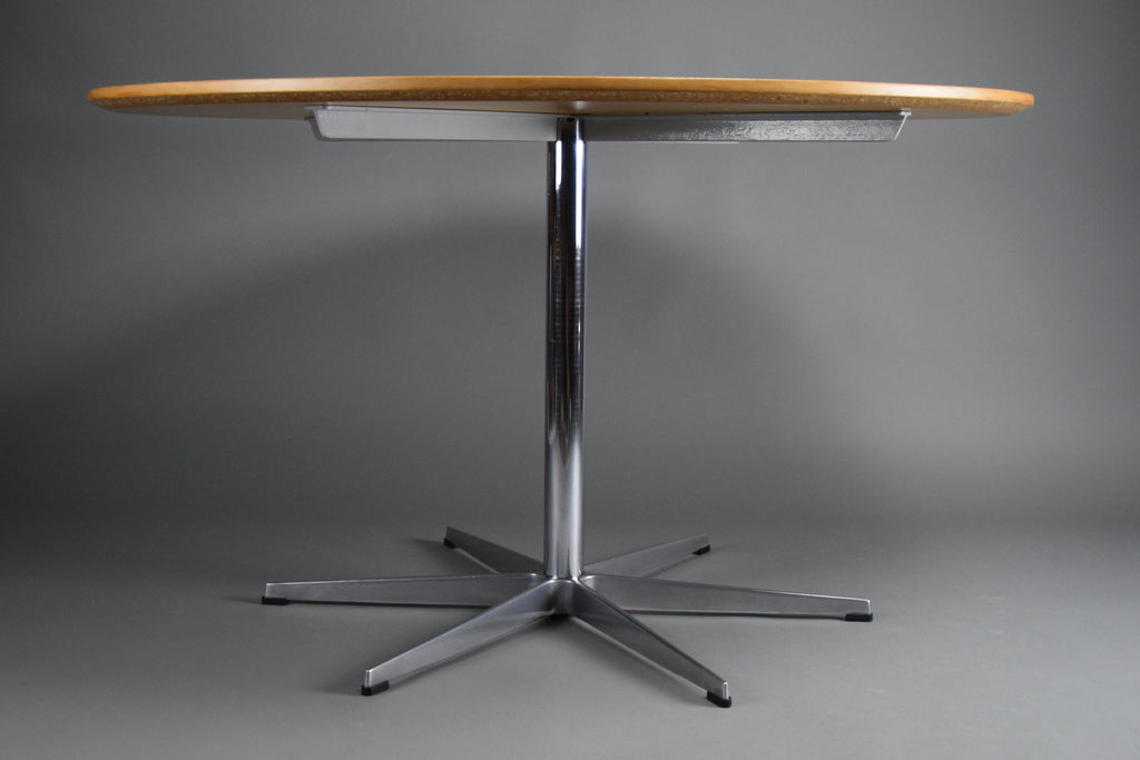 Arne Jacobsen Dining Room Table for Fritz Hansen - Dining Table