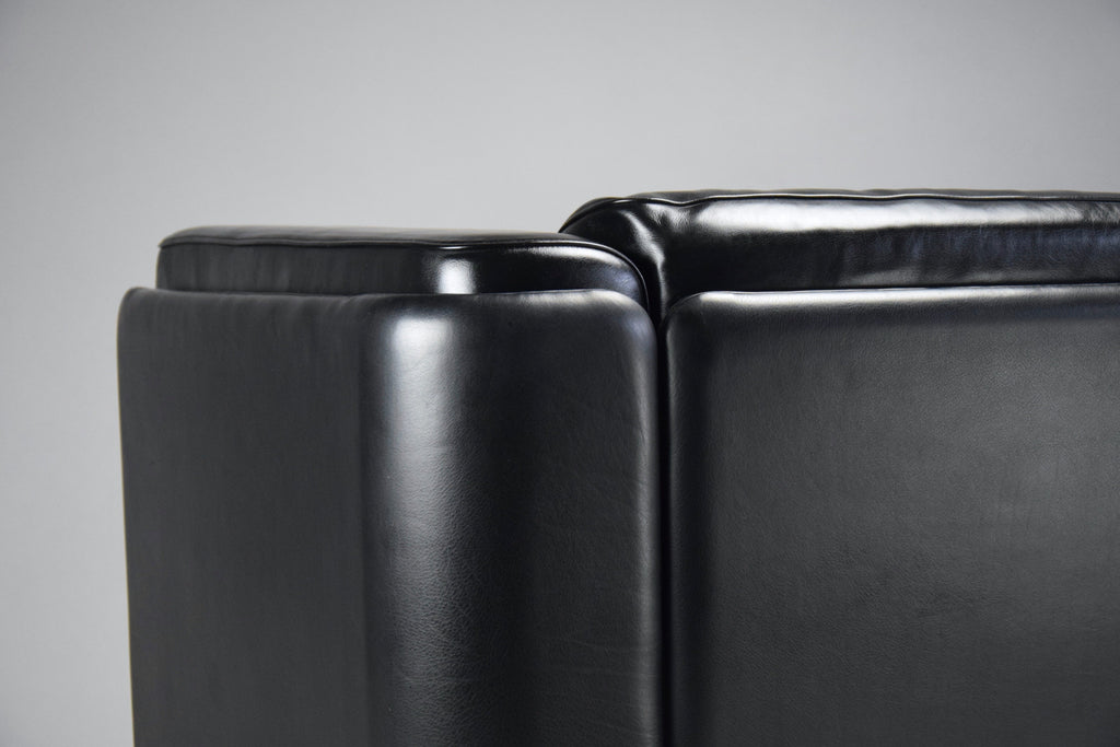 Black Lounge Chair by Tito Agnoli for Poltrona Frau - Furniture