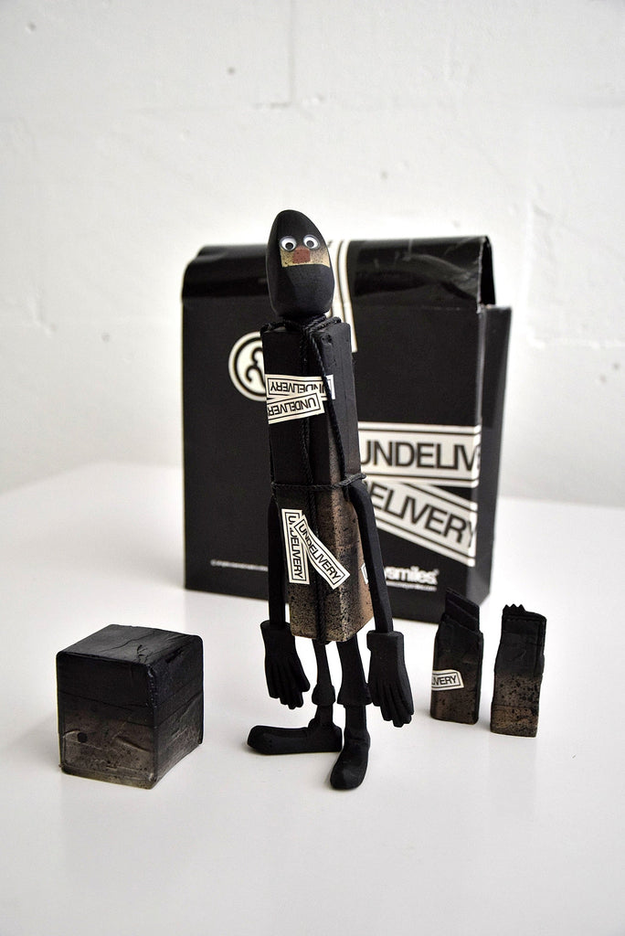 CC 22 Undelivery P.E.T.E.R. by Michael Lau 2003 Designer Art Toy - Art Toys