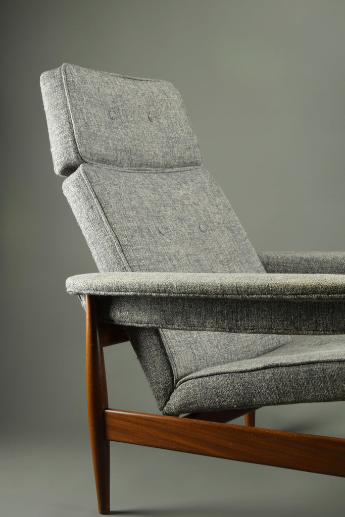 Elegant grey mid century modern lounge chair - Furniture