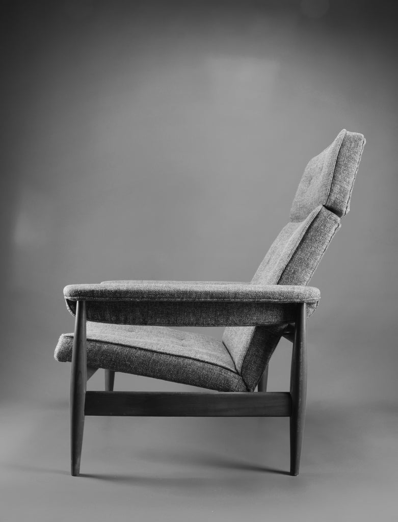 Elegant grey mid century modern lounge chair - Furniture