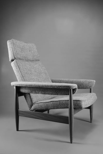 Elegant grey mid century modern lounge chair - Furniture