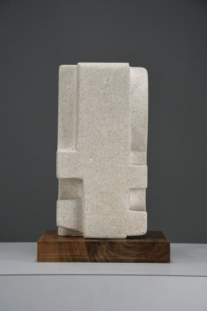 “Frammenti III”, abstract totemic sculpture by Alberto Cabiddu Pietra di Vicenza 1998 - Art