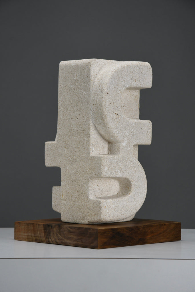 “Frammenti III”, abstract totemic sculpture by Alberto Cabiddu Pietra di Vicenza 1998 - Art