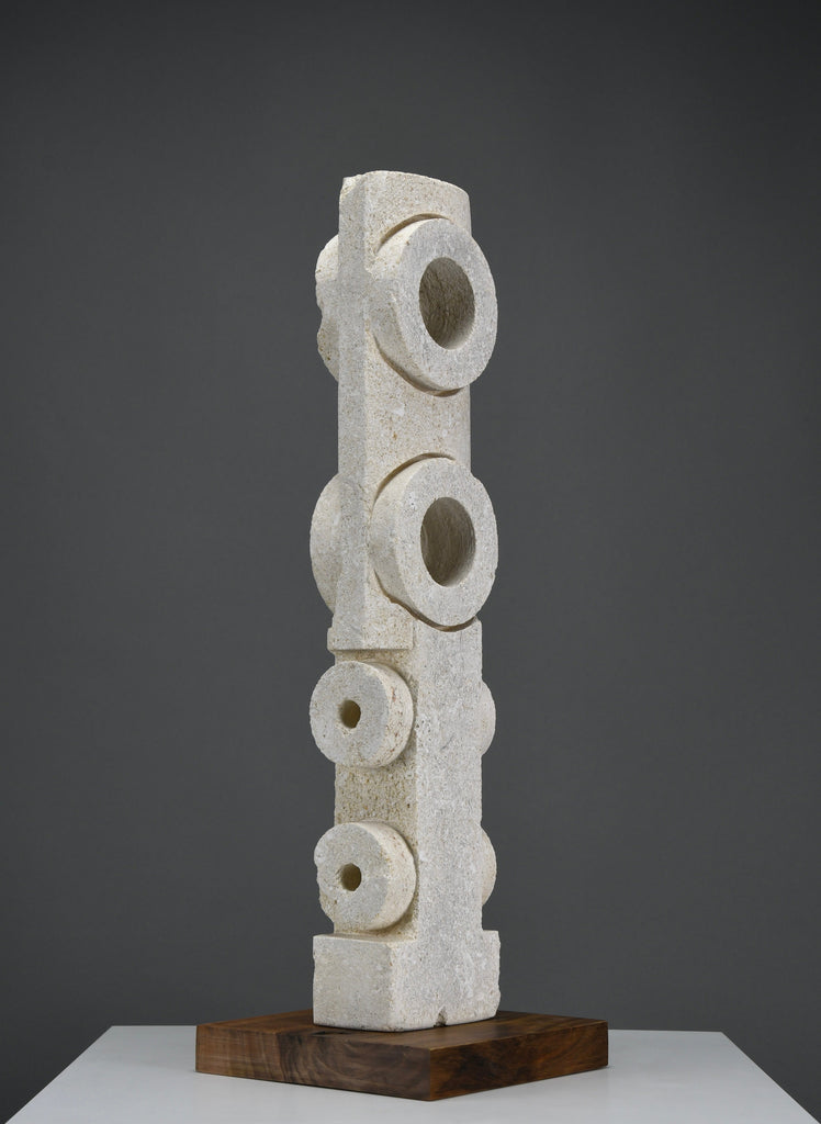 “Frammenti”, postmodern totemic sculpture in pietra di Vicenza by Alberto Cabiddu 1997 - Art
