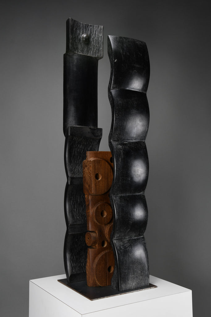 “Fratelli” (Brothers), Ebonized wood totemic sculpture by Alberto Cabiddu 1998 - Art