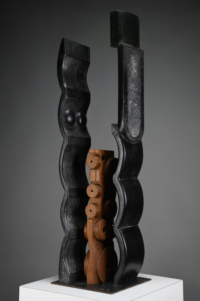 “Fratelli” (Brothers), Ebonized wood totemic sculpture by Alberto Cabiddu 1998 - Art