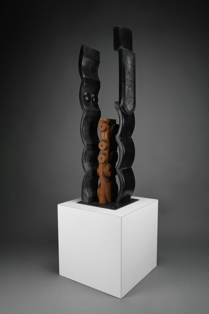 “Fratelli” (Brothers), Ebonized wood totemic sculpture by Alberto Cabiddu 1998 - Art