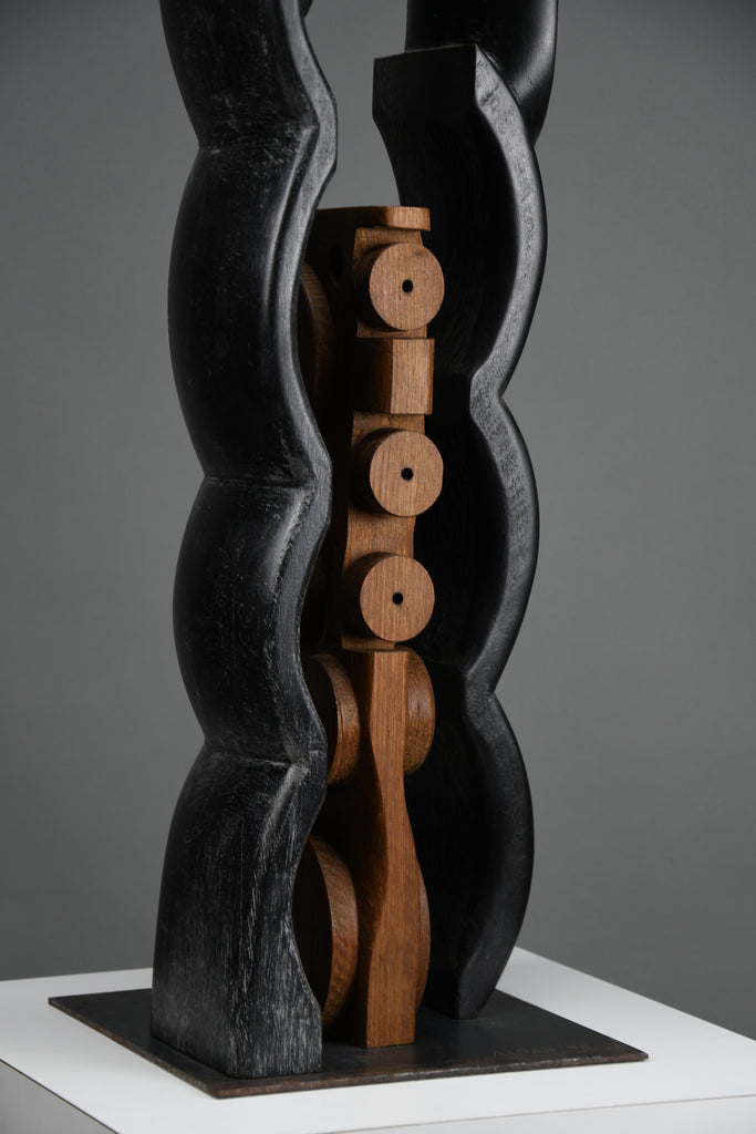 “Fratelli” (Brothers), Ebonized wood totemic sculpture by Alberto Cabiddu 1998 - Art