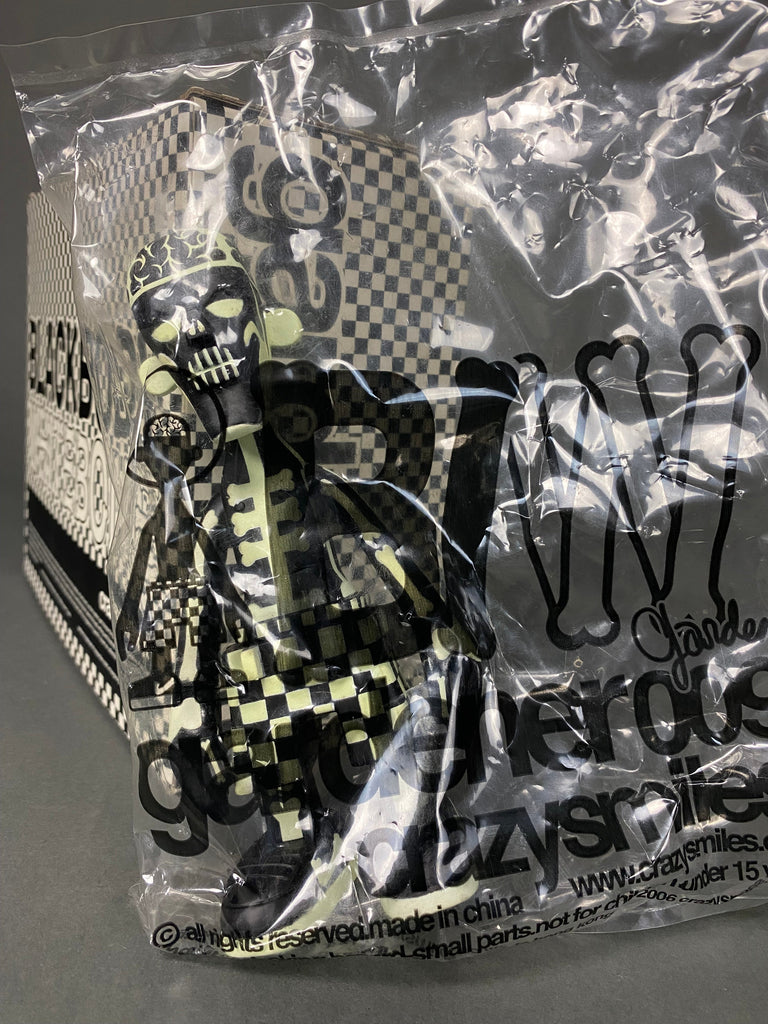 GLOW IN THE DARK BLACK BODY WHITE BONE 2006 DESIGNER TOY BY MICHAEL LAU - Art Toys