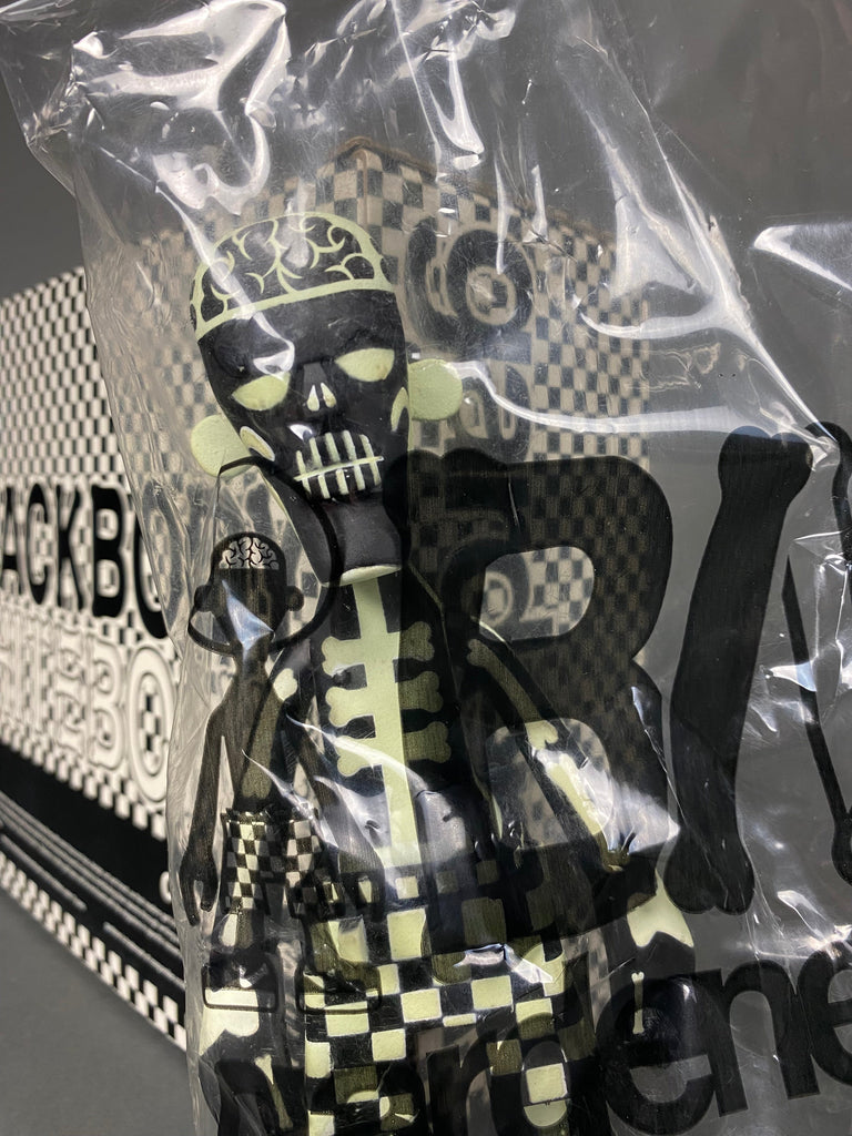 GLOW IN THE DARK BLACK BODY WHITE BONE 2006 DESIGNER TOY BY MICHAEL LAU - Art Toys