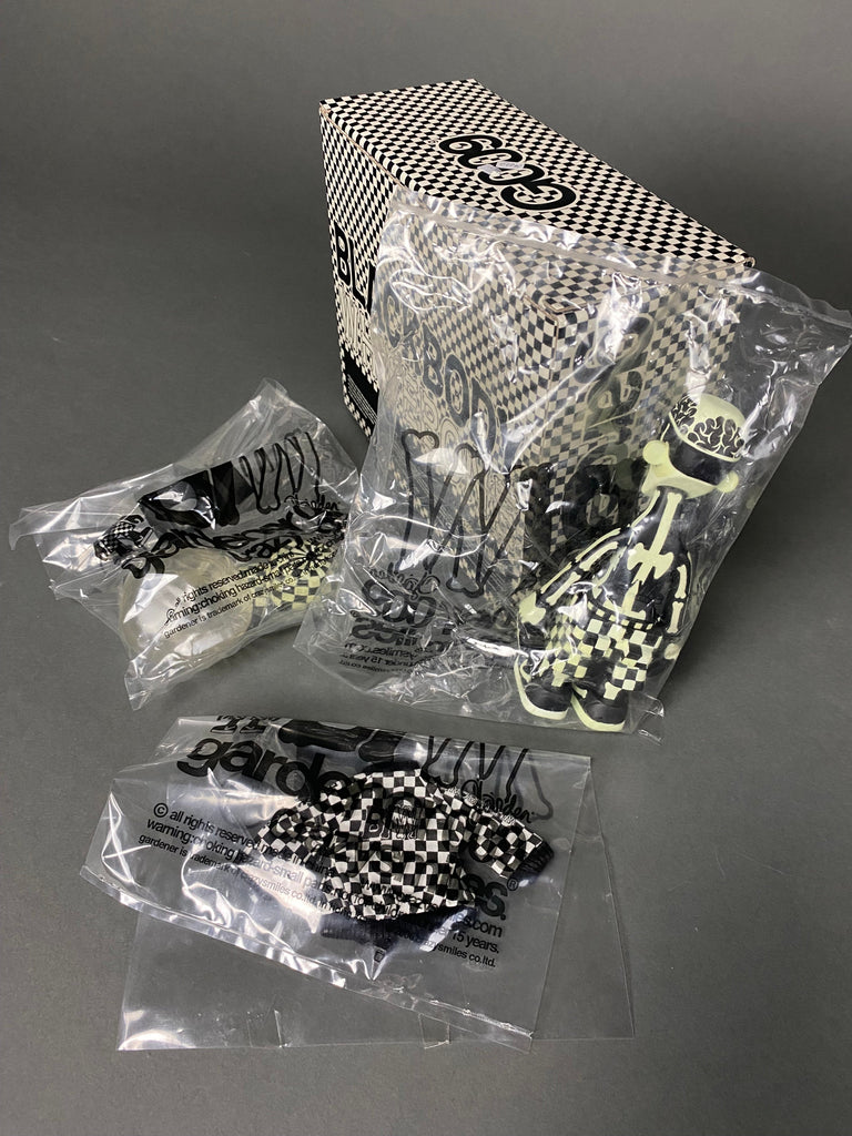 GLOW IN THE DARK BLACK BODY WHITE BONE 2006 DESIGNER TOY BY MICHAEL LAU - Art Toys