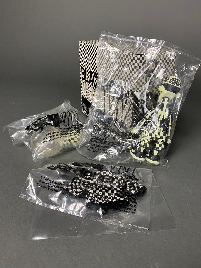 GLOW IN THE DARK BLACK BODY WHITE BONE 2006 DESIGNER TOY BY MICHAEL LAU - Art Toys