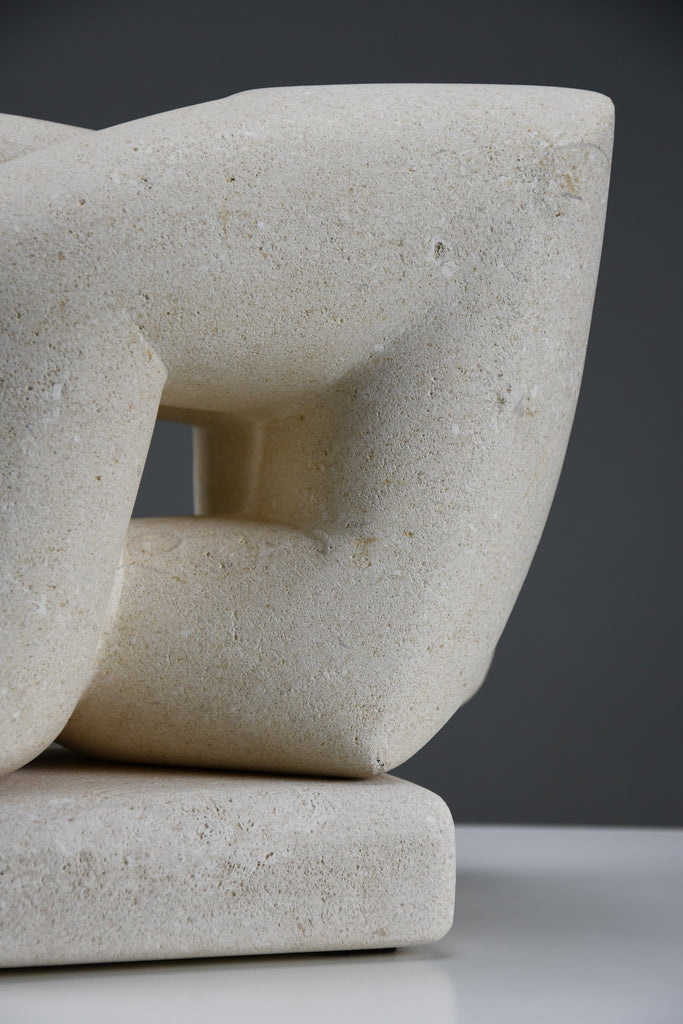 “Massa Continua” – Interlocking Abstract Sculpture by Alberto Cabiddu Pietra di Vicenza 1999 - Art