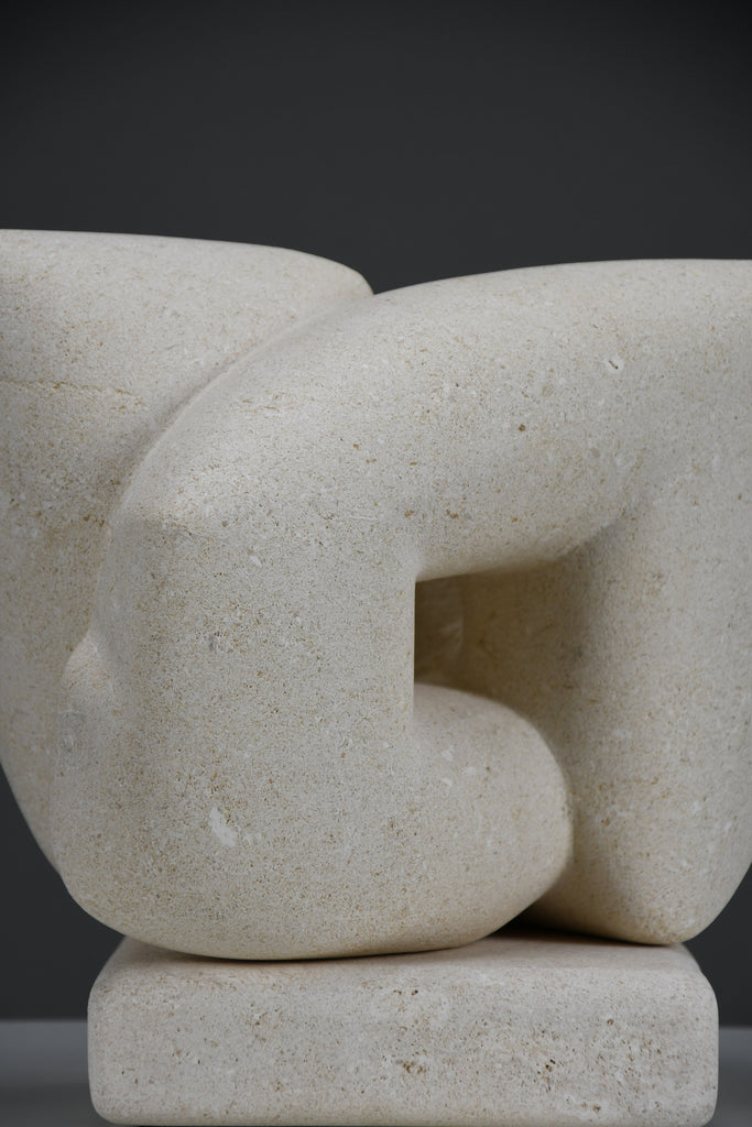 “Massa Continua” – Interlocking Abstract Sculpture by Alberto Cabiddu Pietra di Vicenza 1999 - Art