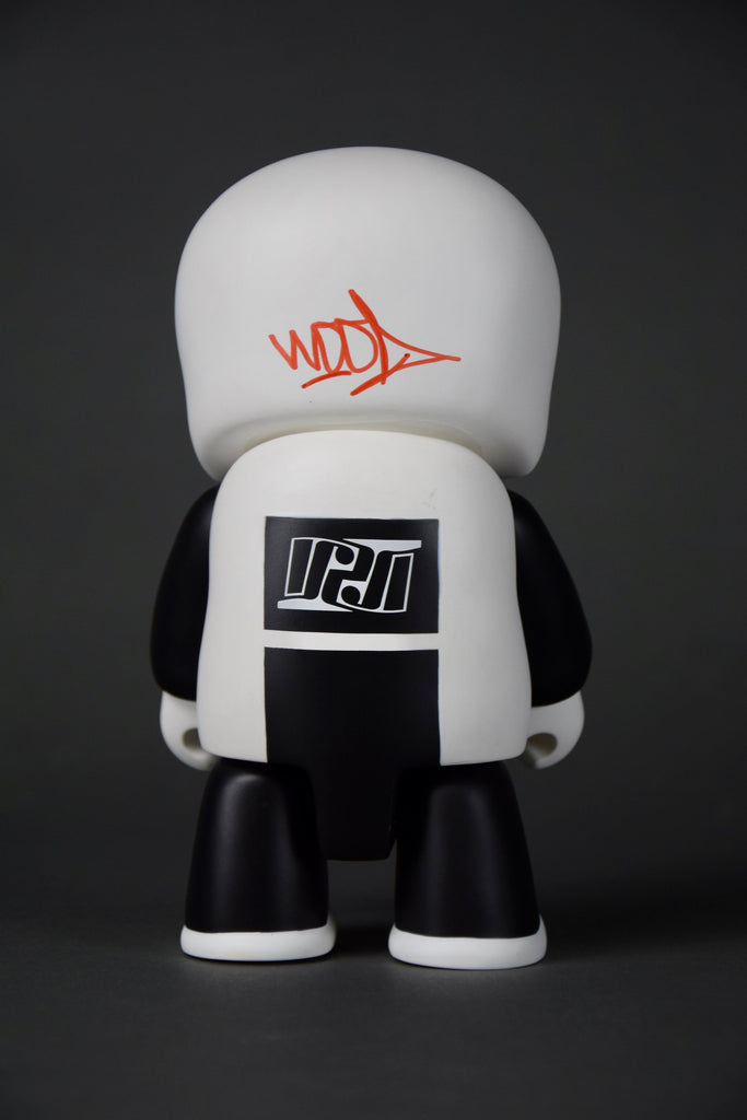 Mint 2005 Qee Decorated ánd signed by W% d - Art Toys
