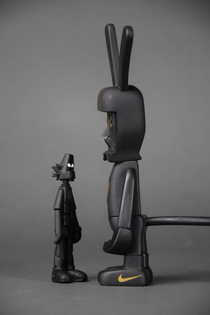 MINT BLACKBALL T90 BB 2005 ART TOY BY MICHAEL LAU AND NIKE - Art Toys