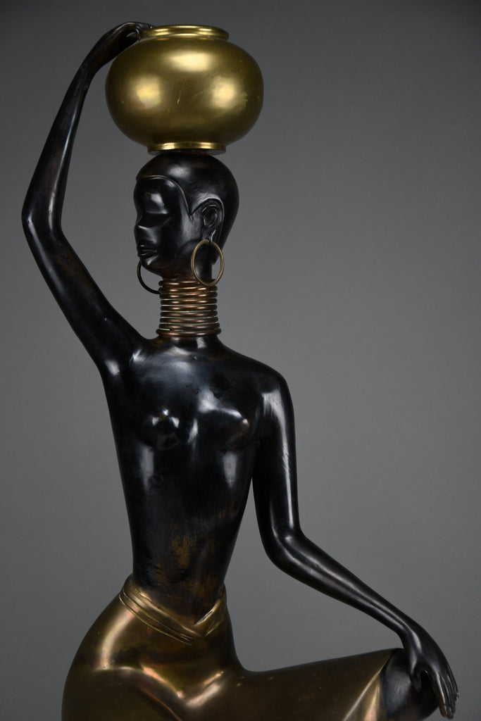 “Ndebele Water Bearer” – mid-century patinated bronze and brass Sculpture of a kneeling African woman c. 1950-60 - Art