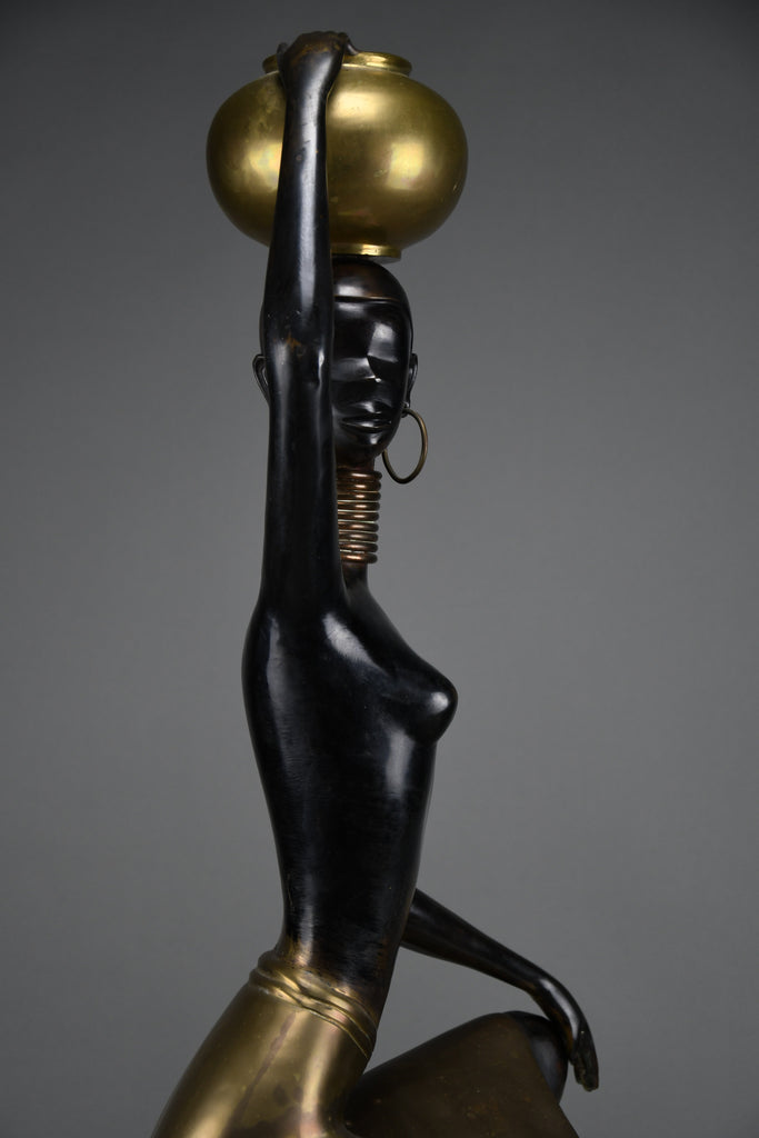“Ndebele Water Bearer” – mid-century patinated bronze and brass Sculpture of a kneeling African woman c. 1950-60 - Art