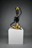 “Ndebele Water Bearer” – mid-century patinated bronze and brass Sculpture of a kneeling African woman c. 1950-60 - Art