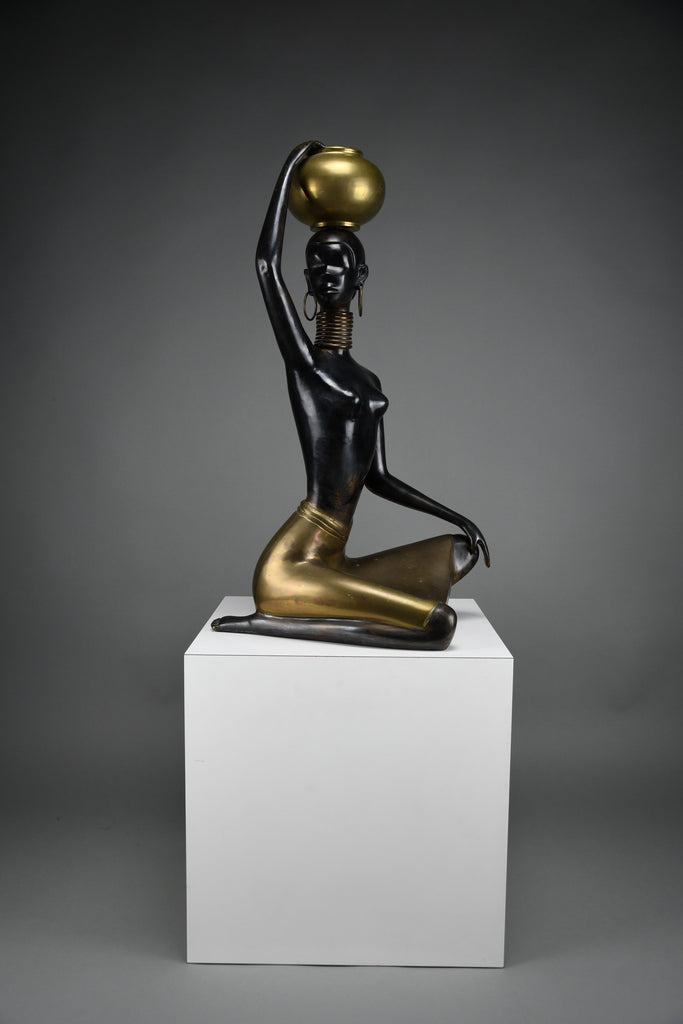 “Ndebele Water Bearer” – mid-century patinated bronze and brass Sculpture of a kneeling African woman c. 1950-60 - Art