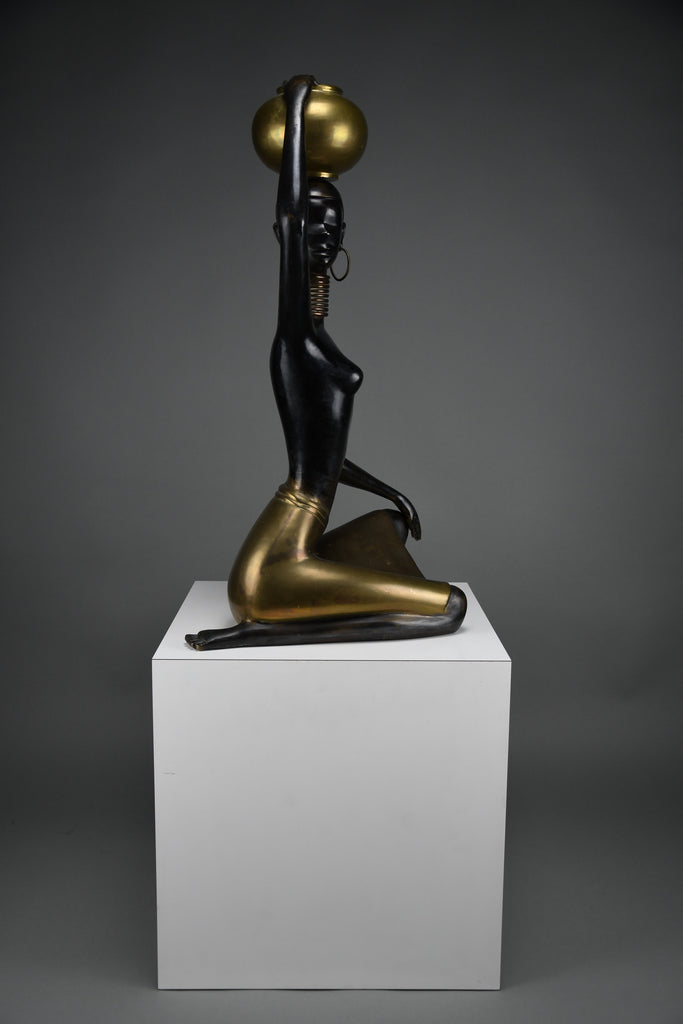 “Ndebele Water Bearer” – mid-century patinated bronze and brass Sculpture of a kneeling African woman c. 1950-60 - Art