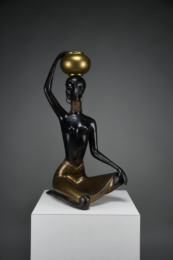 “Ndebele Water Bearer” – mid-century patinated bronze and brass Sculpture of a kneeling African woman c. 1950-60 - Art
