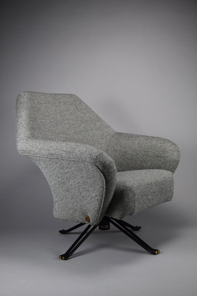 Osvaldo Borsani P32 mid century lounge chair - Furniture