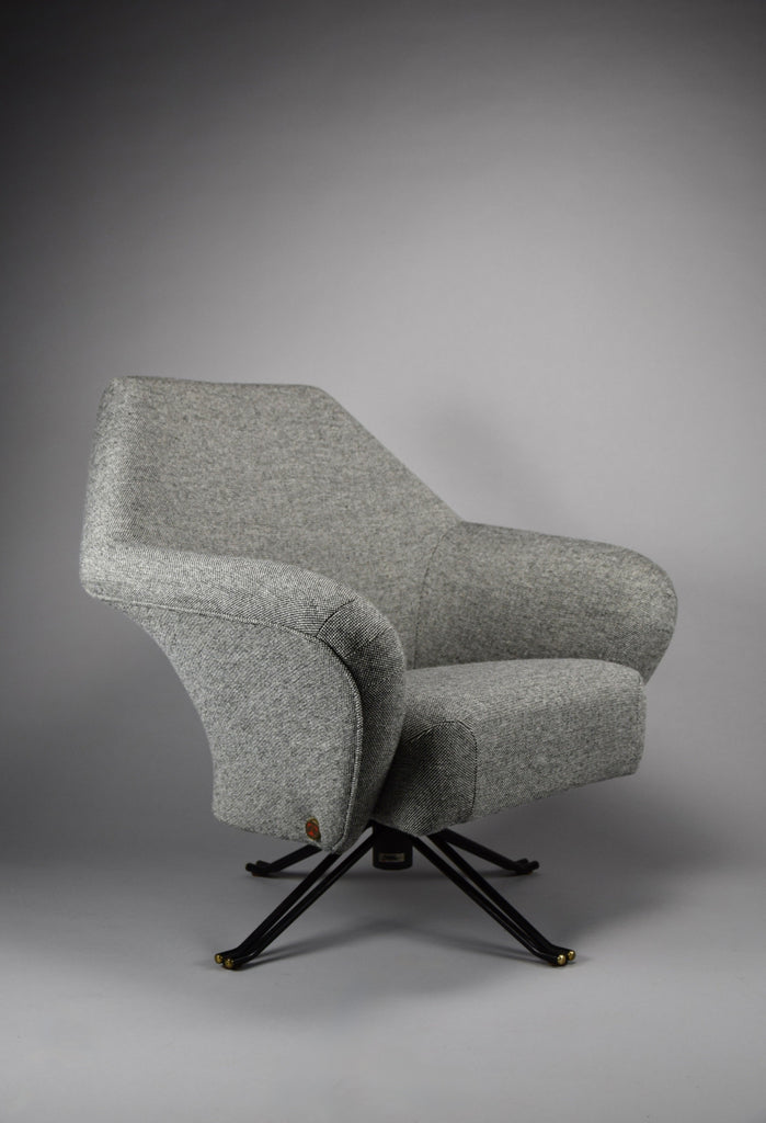 Osvaldo Borsani P32 mid century lounge chair - Furniture