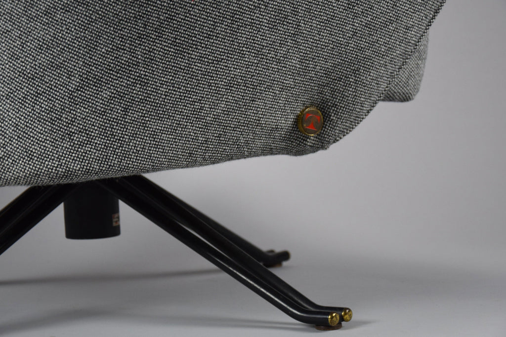 Osvaldo Borsani P32 mid century lounge chair - Furniture