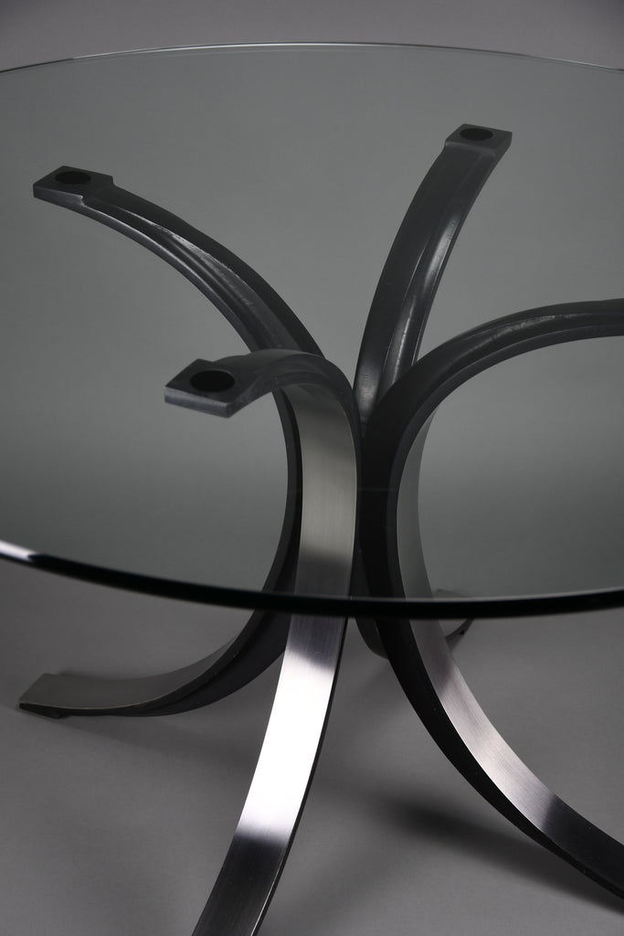Osvaldo Borsani T69 dining table for Tecno Italy 1960s – original round fumé glass top 120 cm - Furniture