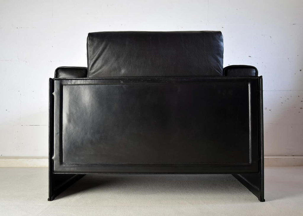 Pair of Korium Black Leather Lounge Chairs by Tito Agnoli for Matteo Grassi - Furniture