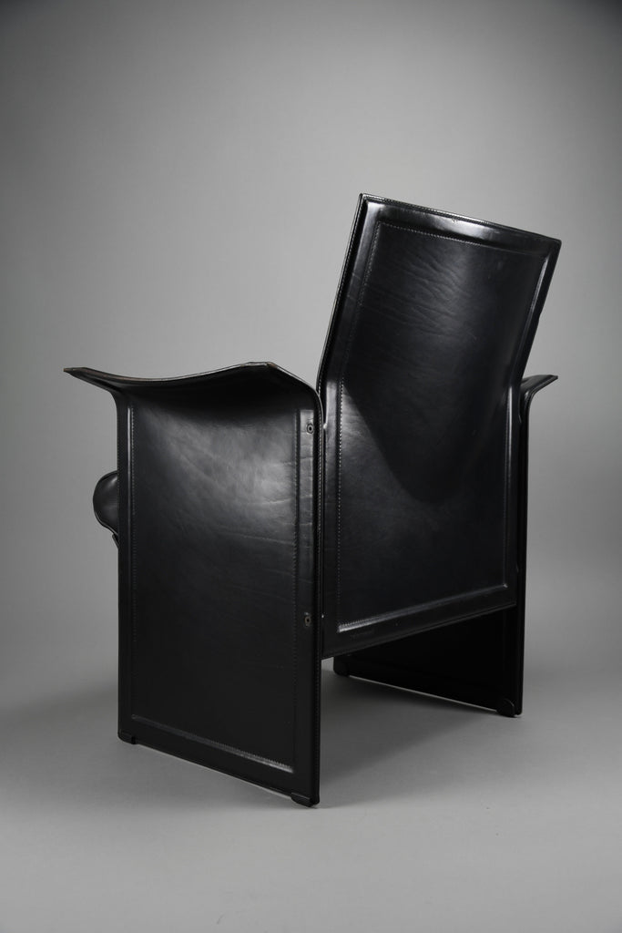 Postmodern black leather Korium armchair by Tito Agnoli for Matteo Grassi Italy 1980s - Furniture