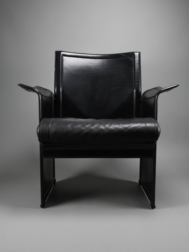 Postmodern black leather Korium armchair by Tito Agnoli for Matteo Grassi Italy 1980s - Furniture
