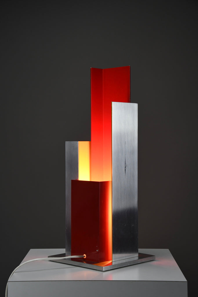 Sculptural mid-century-modern aluminium table lamp a masterpiece of Italian design - Lighting