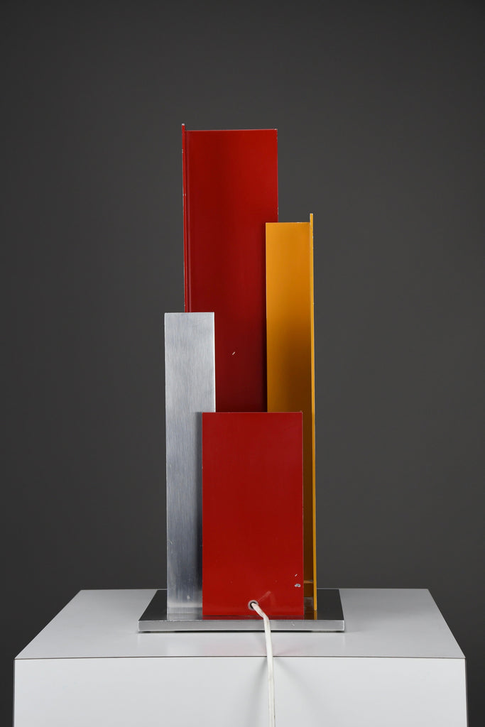 Sculptural mid-century-modern aluminium table lamp a masterpiece of Italian design - Lighting