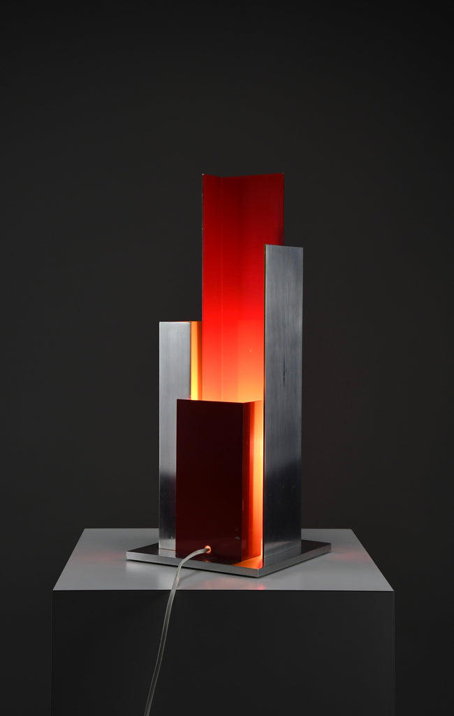 Sculptural mid-century-modern aluminium table lamp a masterpiece of Italian design - Lighting