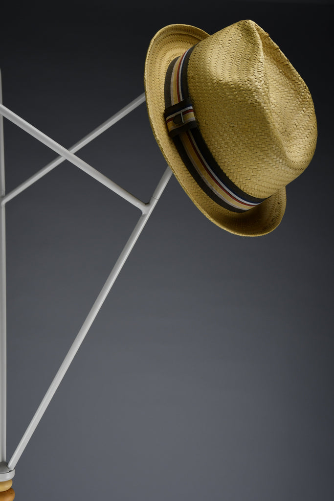 Sculptural white lacquered steel coat stand with turned wooden beads post modern style - Furniture