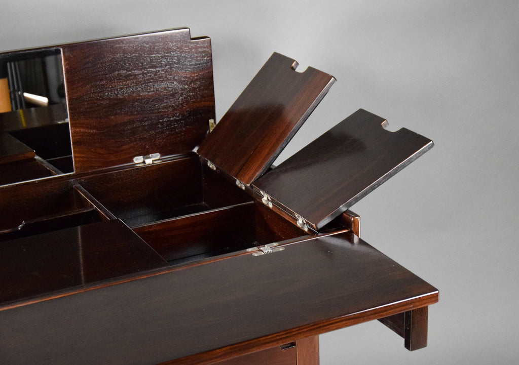 Stylish Italian 1970’s chest of drawers vanity and writing desk Unending by Ernesto Radaelli - Furniture
