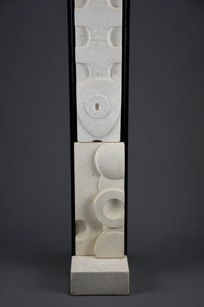 “Trova Tempo” by Alberto Cabiddu monumental modernist totem in Pietra di Vicenza 1997 - Art
