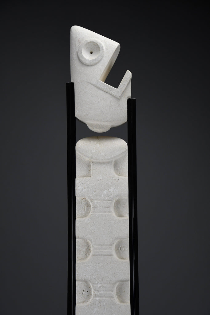 “Trova Tempo” by Alberto Cabiddu monumental modernist totem in Pietra di Vicenza 1997 - Art