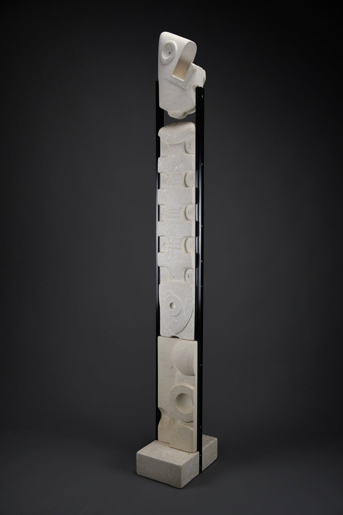 “Trova Tempo” by Alberto Cabiddu monumental modernist totem in Pietra di Vicenza 1997 - Art