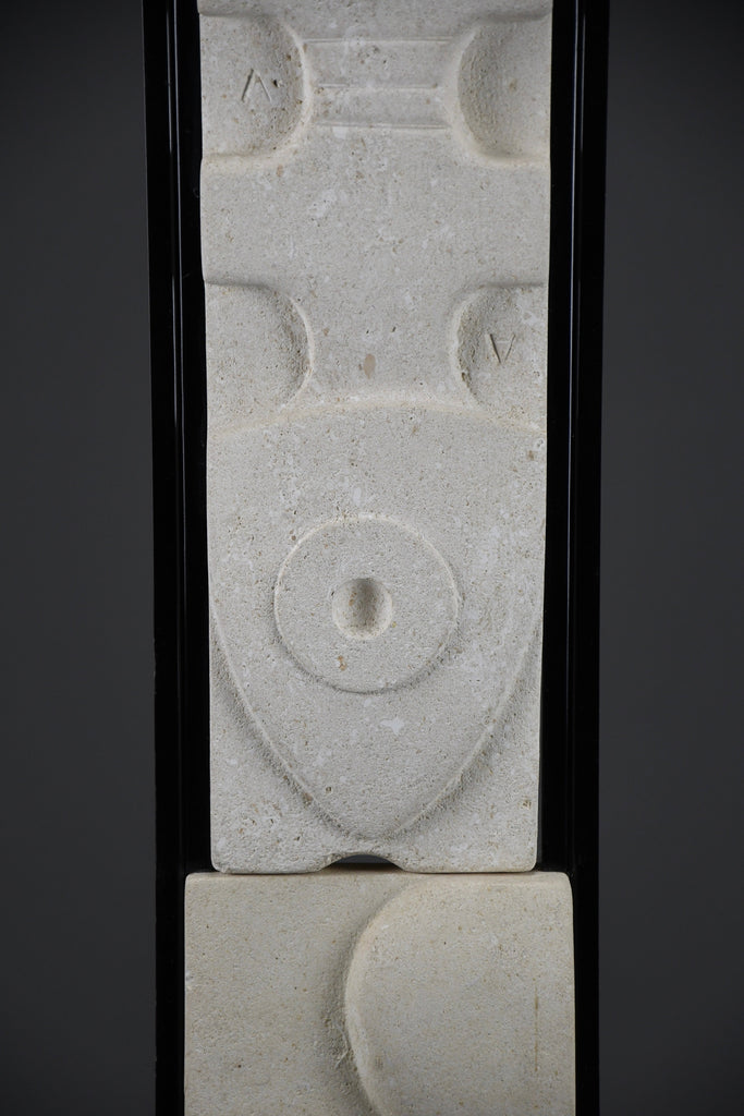 “Trova Tempo” by Alberto Cabiddu monumental modernist totem in Pietra di Vicenza 1997 - Art