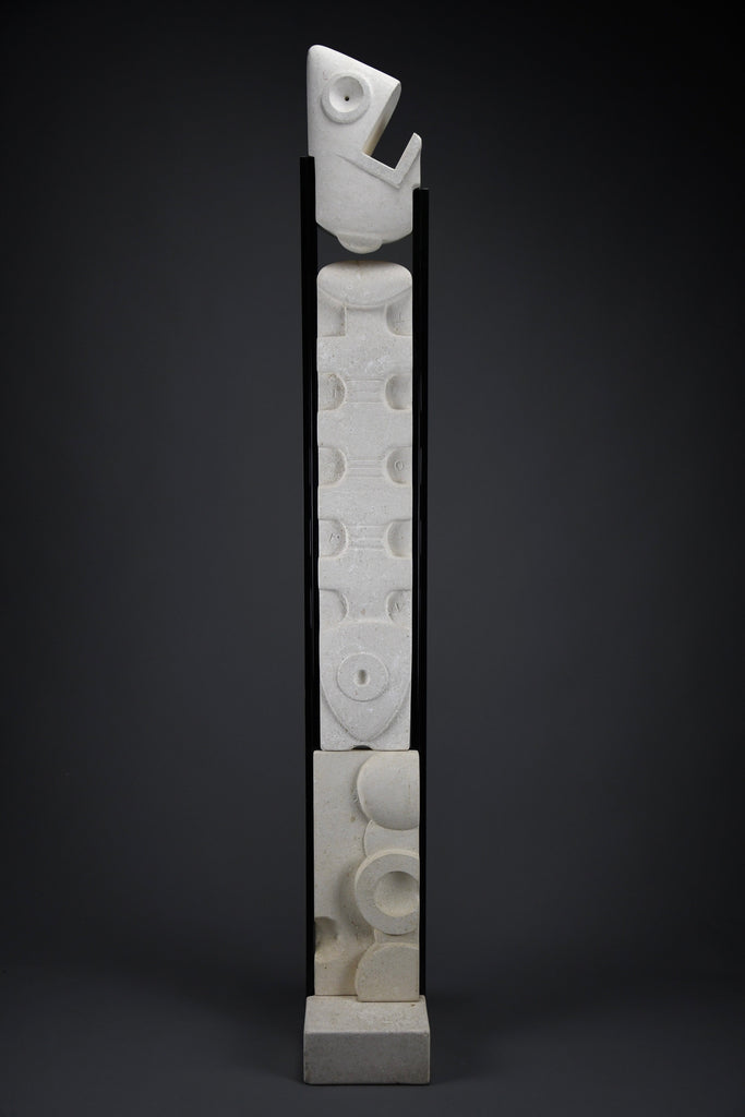 “Trova Tempo” by Alberto Cabiddu monumental modernist totem in Pietra di Vicenza 1997 - Art