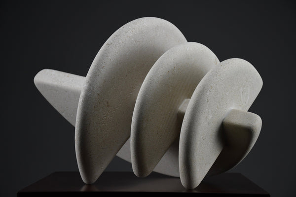 “XYZ4” by Alberto Cabiddu a harmonic dialogue in stone (1999) - Decor Sculpture